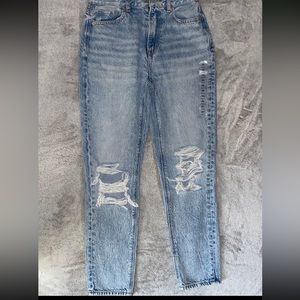 American Eagle women mom jeans